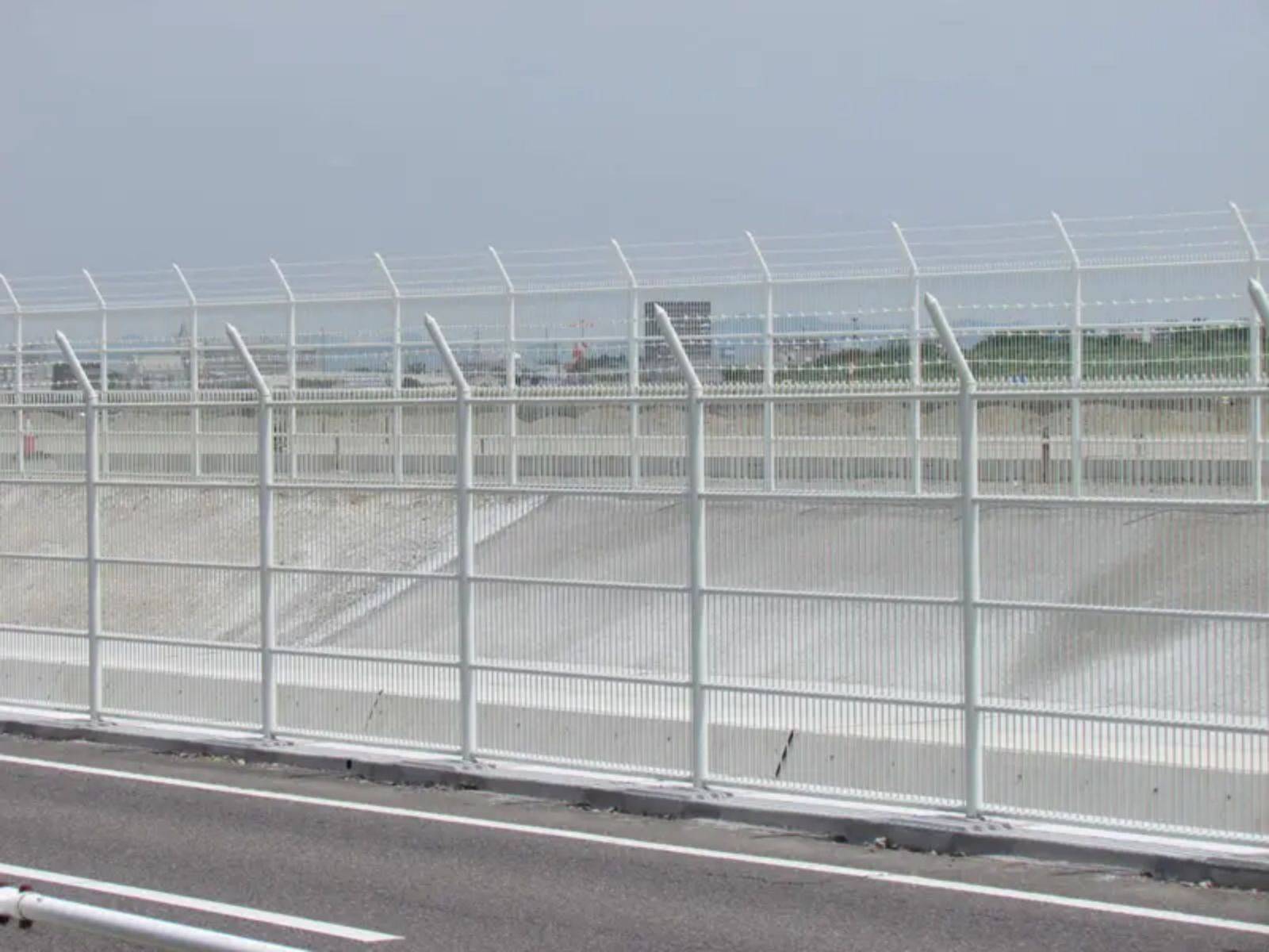 空港フェンス